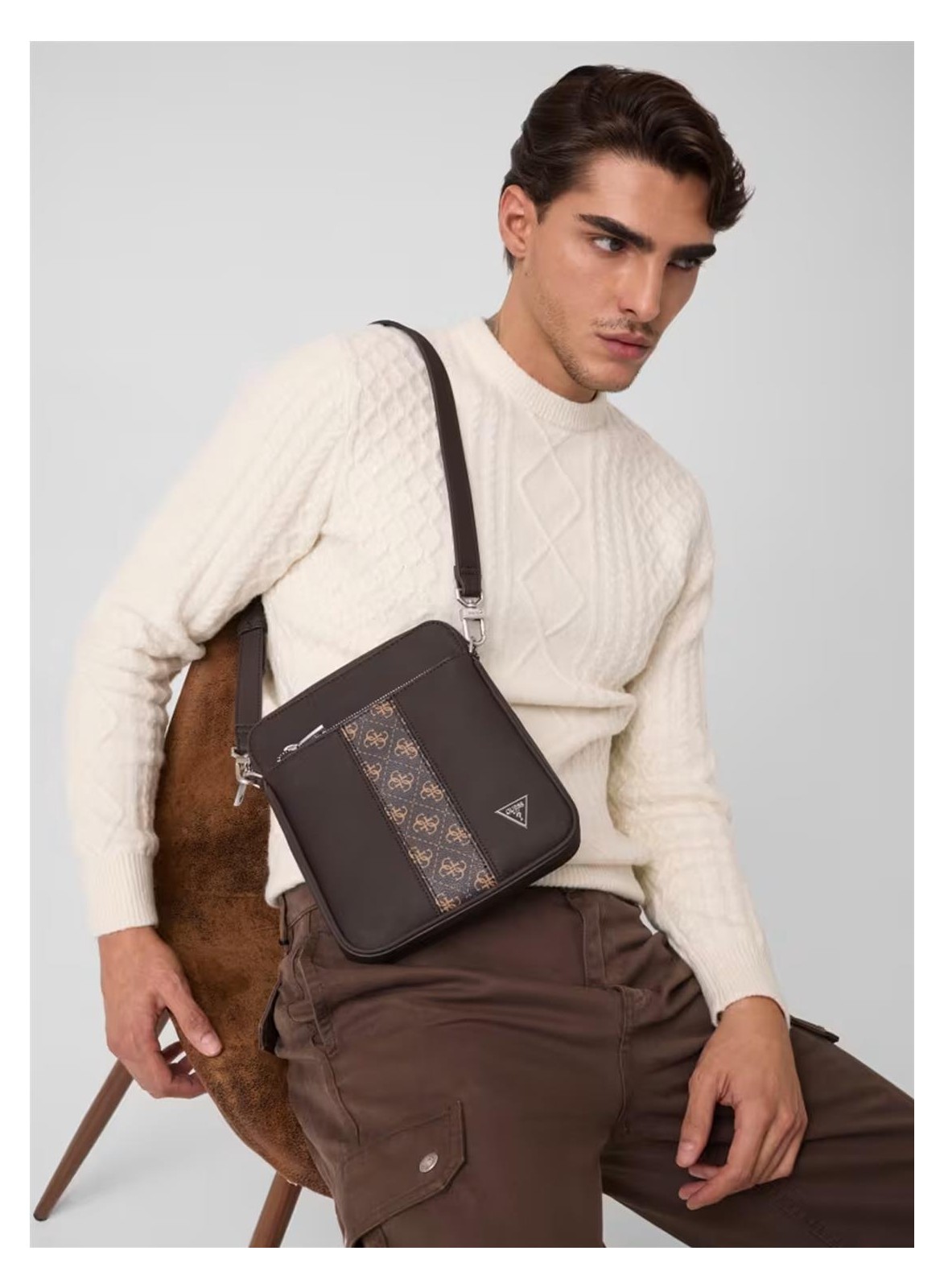 GUESS SYDNEY FLAT BROWN
